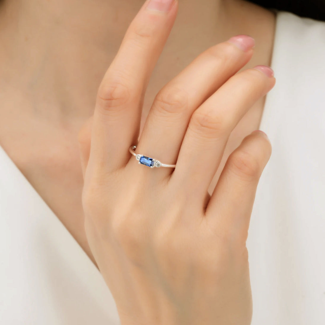 Anillo rectangular azul