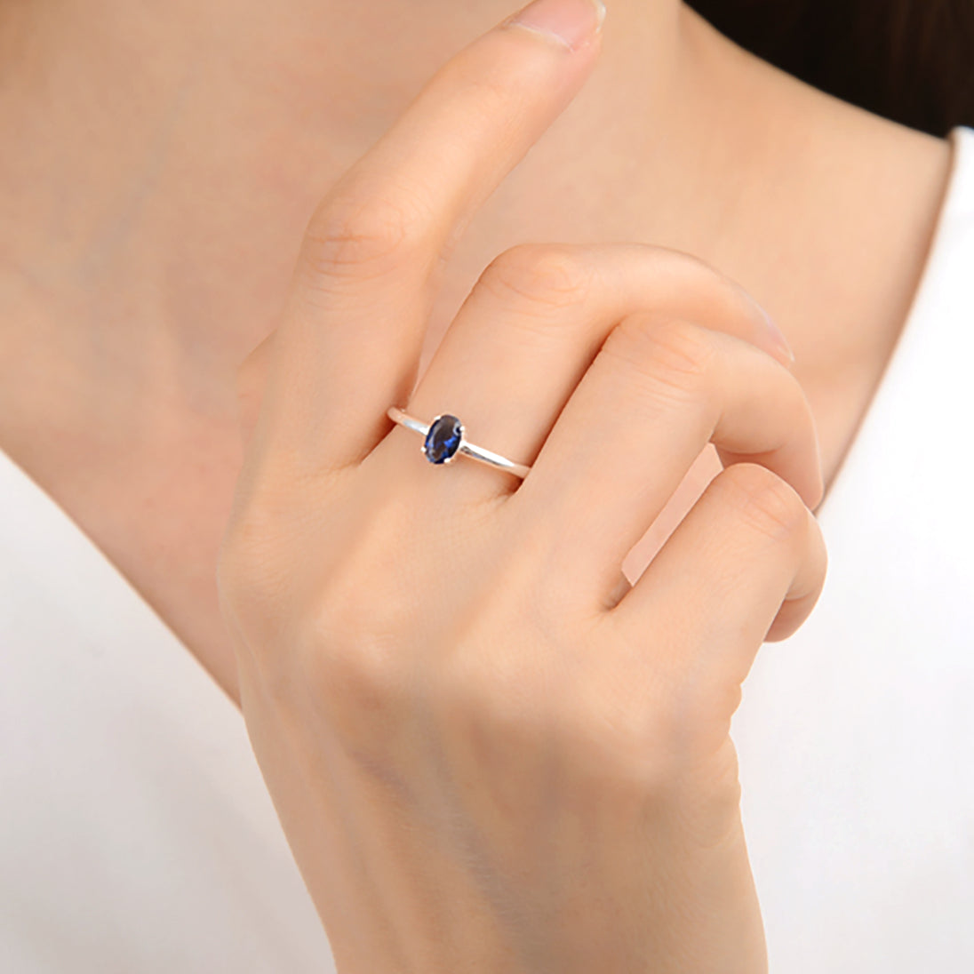 Anillo solitario azul