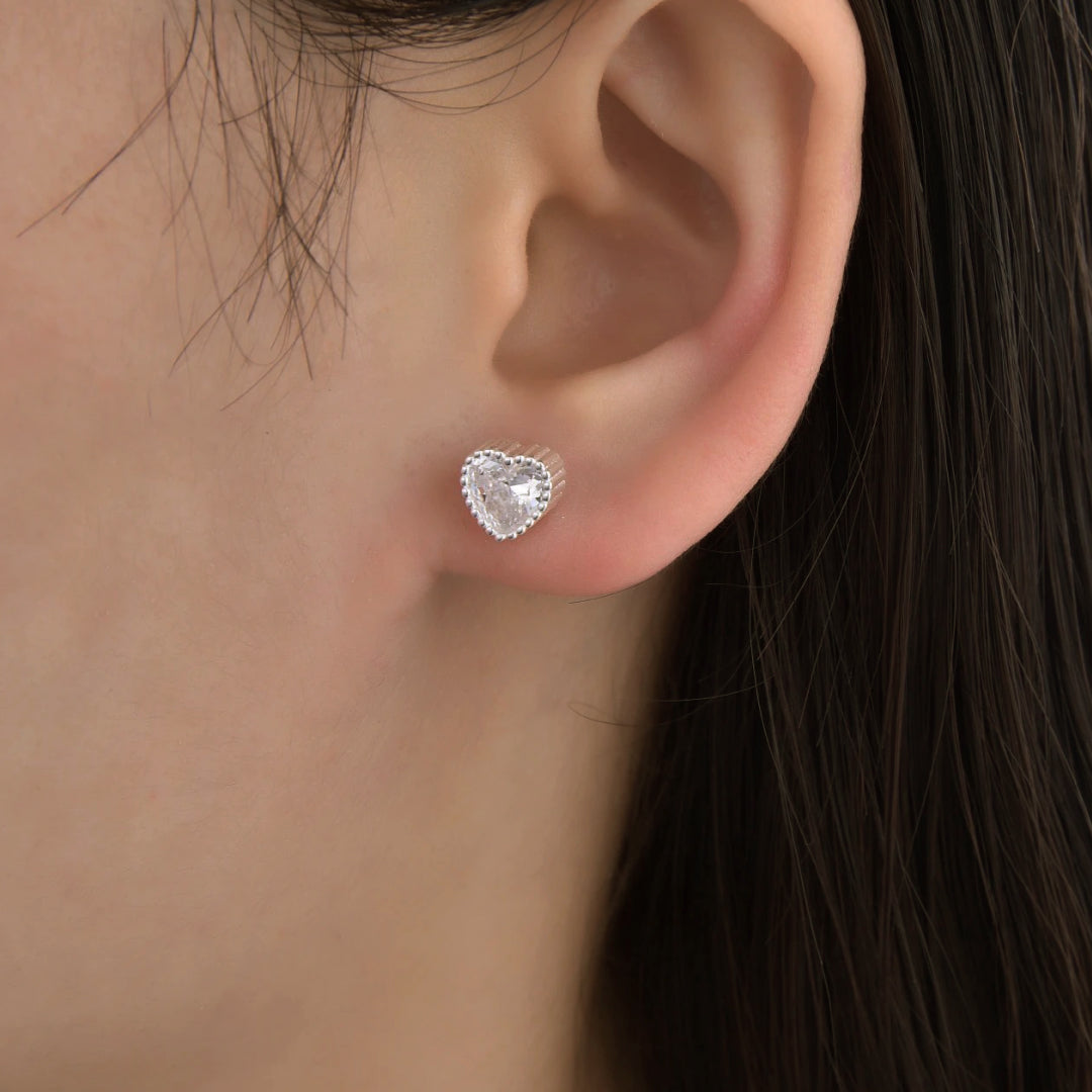 Aretes corazón con circón