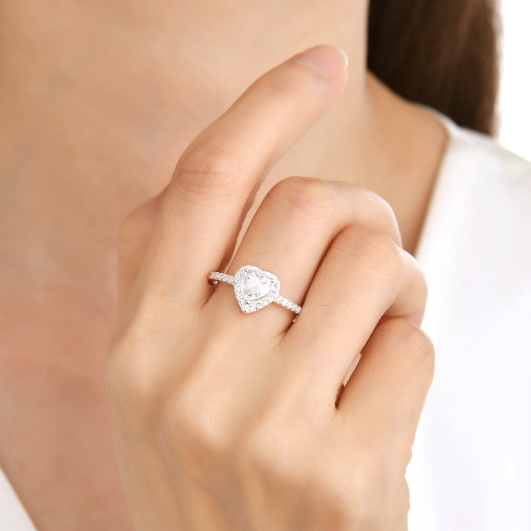 Anillo corazón blanco